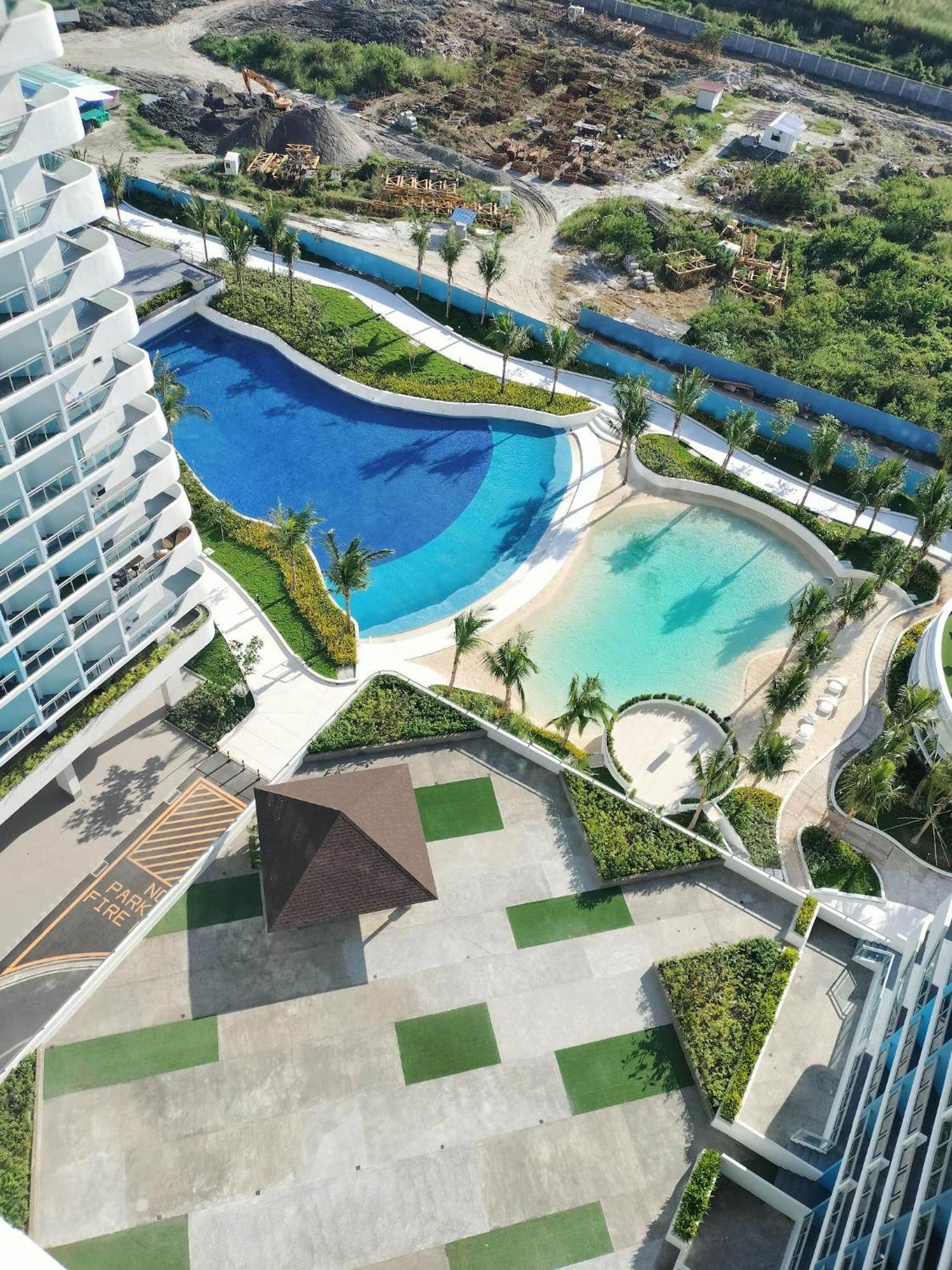 Azure North Studio Units Located In 17Th Floor And Above Сан-Фернандо Экстерьер фото